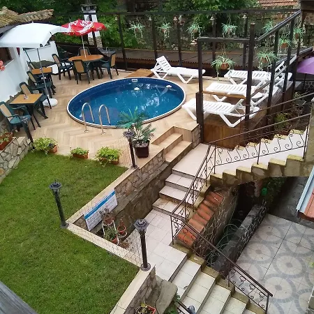 Unika Trjavna