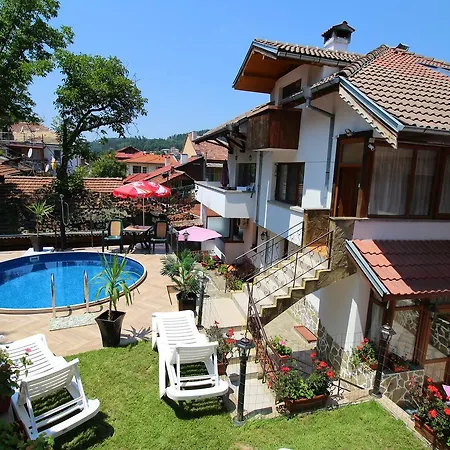 Unika 4* Tryavna